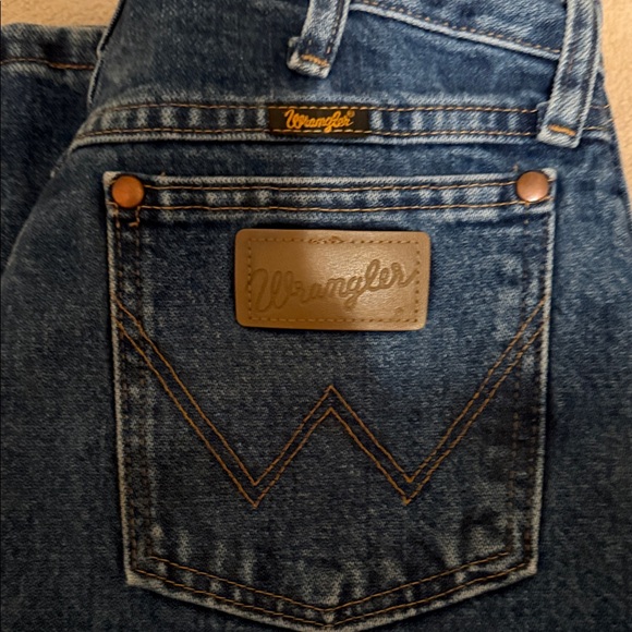 Wrangler Men's Relaxed Fit Denim Jeans - Picture 4 of 4
